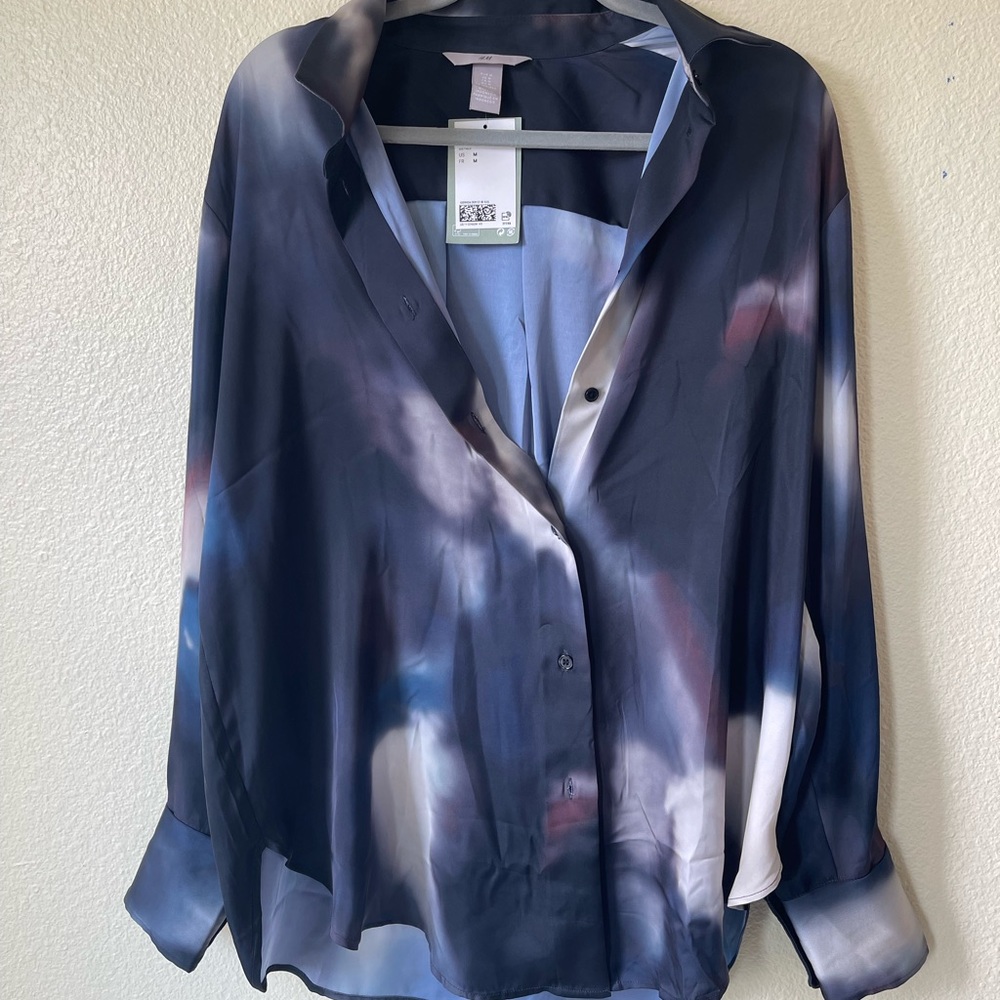 H&M printed button up